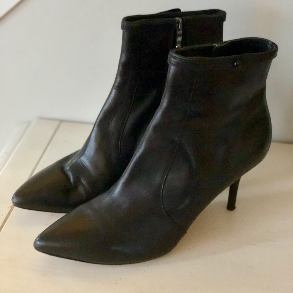 Via Spiga Leather Black Boot Heels